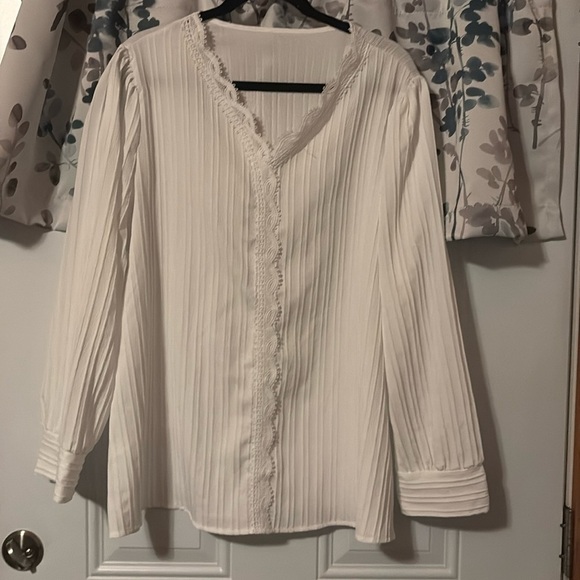 White Long Sleeve Top With Lace - Picture 1 of 2